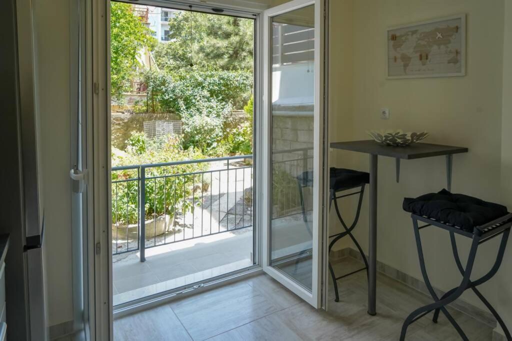 Modern Apartment In The City Center Ioannina Luaran gambar