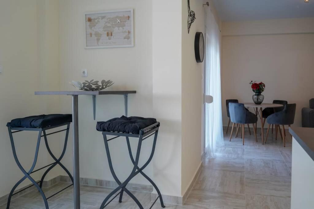 Modern Apartment In The City Center Ioannina Luaran gambar