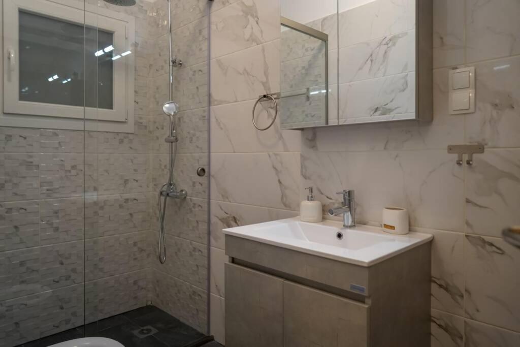 Modern Apartment In The City Center Ioannina Luaran gambar
