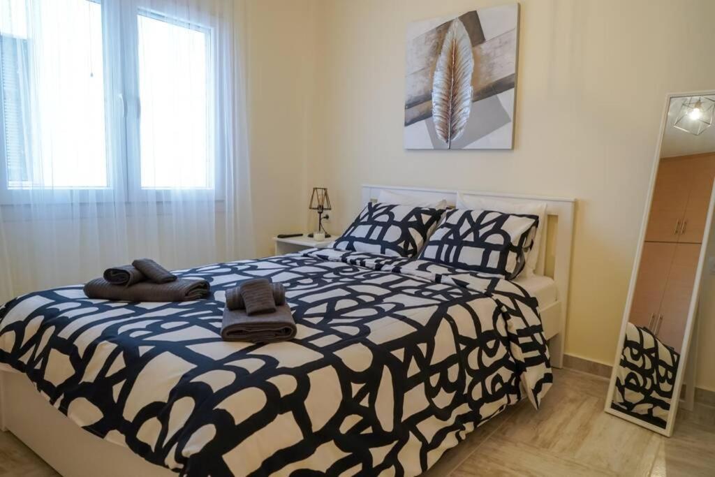 Modern Apartment In The City Center Ioannina Luaran gambar
